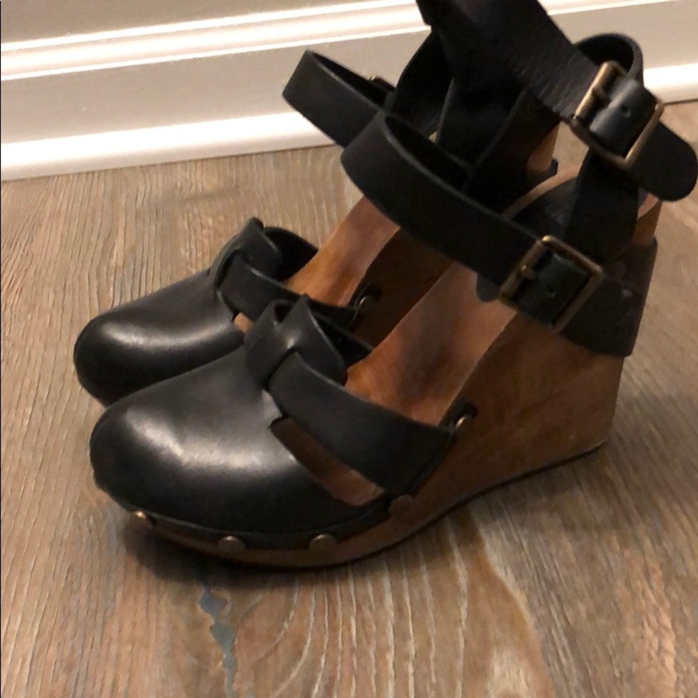 See By Chloe Wooden Wedge Black Leather